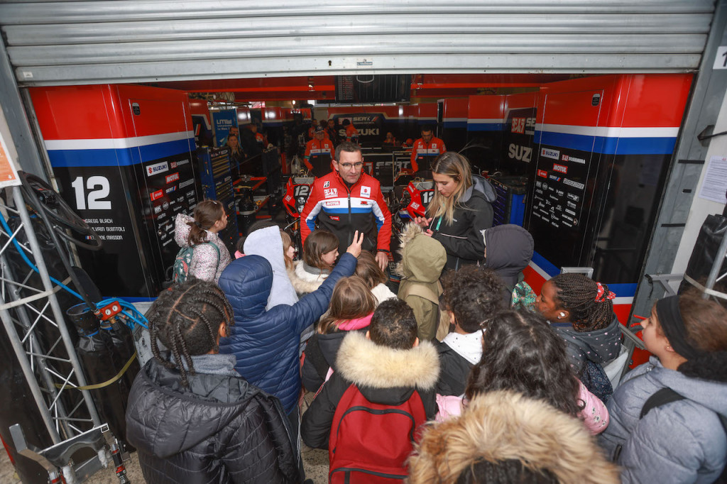 00 Young fans savour EWC community events during 24 Heures Motos