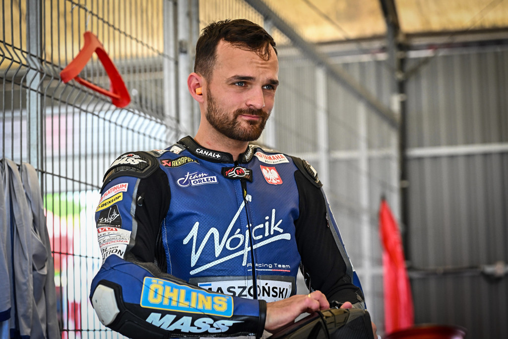 ZMARZLIK SWAPS FIM SPEEDWAY MACHINE FOR EWC BIKE IN POZNAN