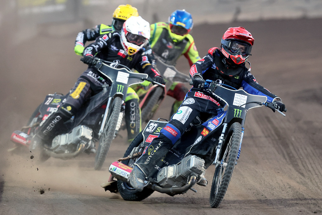 MADSEN: BACK ON TRACK FOR TETEROW