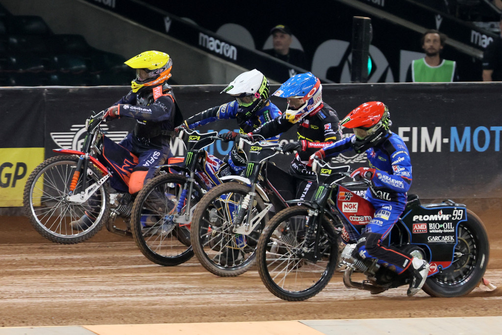 PREPARATIONS ON TRACK FOR EPIC FIM BRITISH SPEEDWAY GP IN CARDIFF