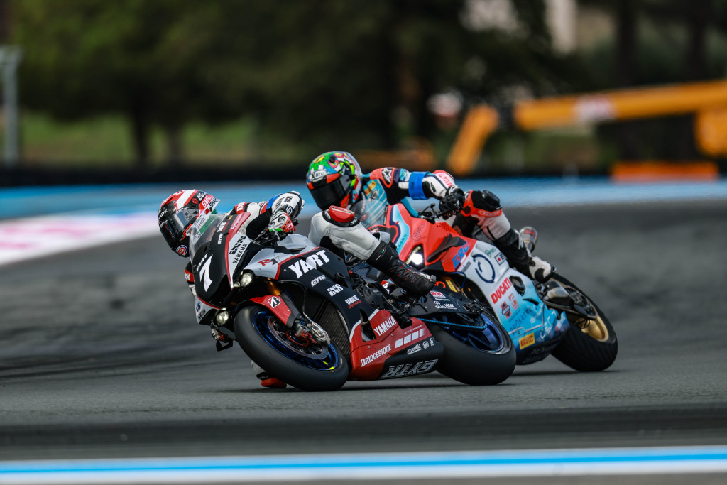 13-Yamalube-YART-Yamaha-EWC-Official-Team-large.jpg