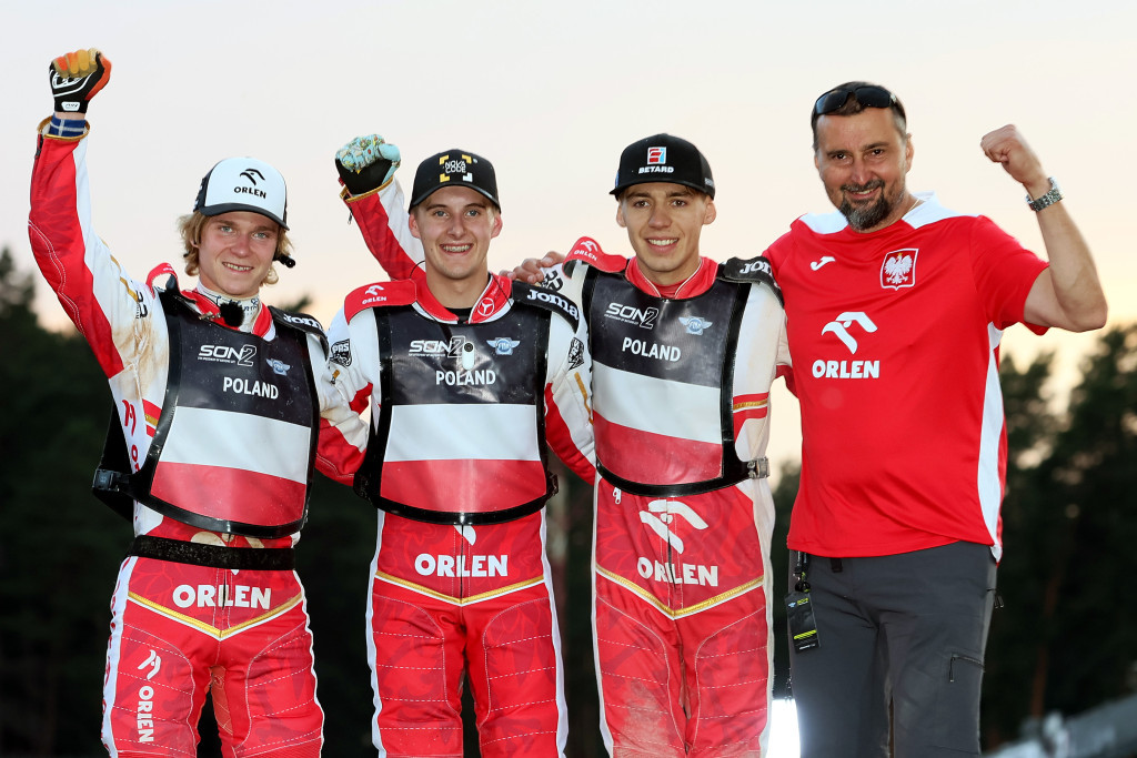 Poland celebrates FIM Team Speedway U21 world title No.16 in Riga last summer