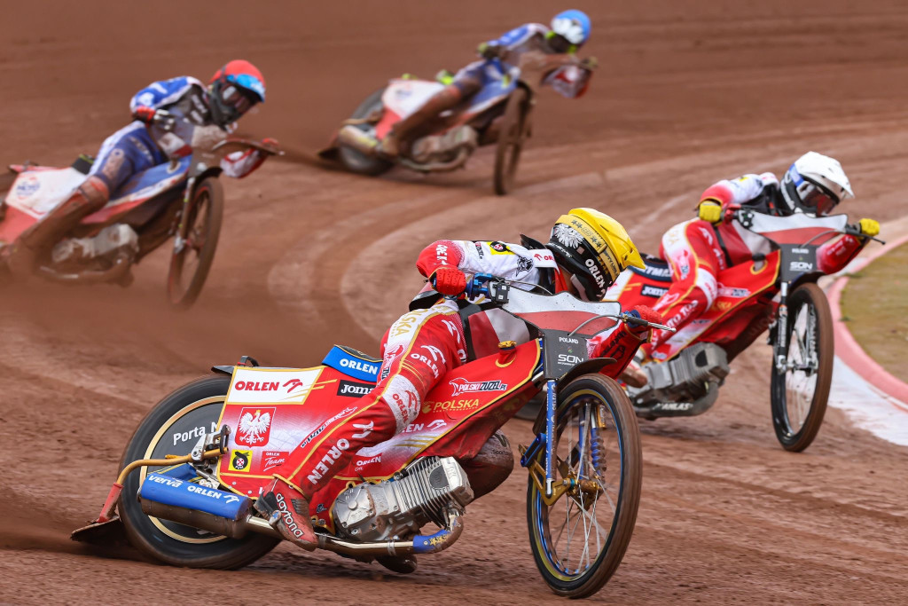 ZMARZLIK & KUBERA NAMED IN POLAND'S 2025 NATIONAL SQUAD