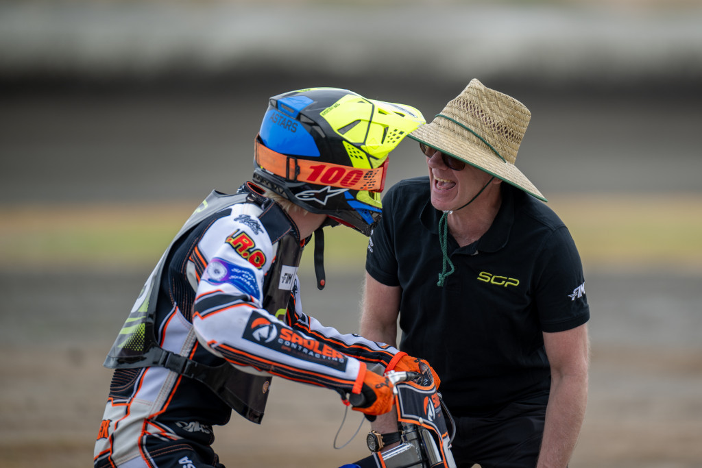 Tony Rickardsson passes on some pearls of wisdom. PHOTO: © RbMotoLens - Rob Mott / WBD Sports / MA