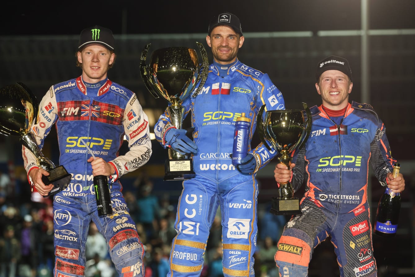 FIM Speedway - News - ZMARZLIK STORMS TO LANDSHUT WIN