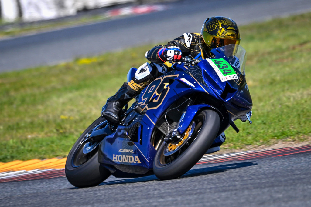 Bartosz Zmarzlik zamienia motocykl żużlowy na maszynę EWC