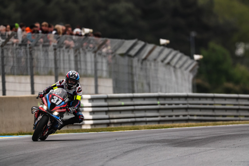 BMW-Motorrad-World-Endurance-Team-large.jpg