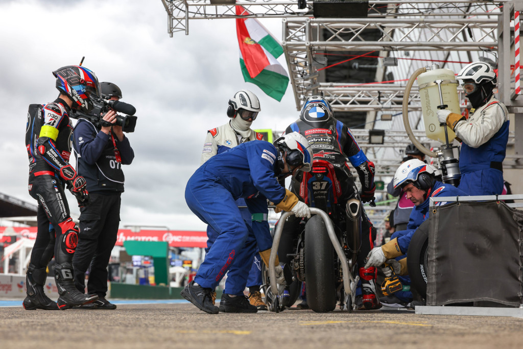 BMW-Motorrad-World-Endurance-Team-large.jpg
