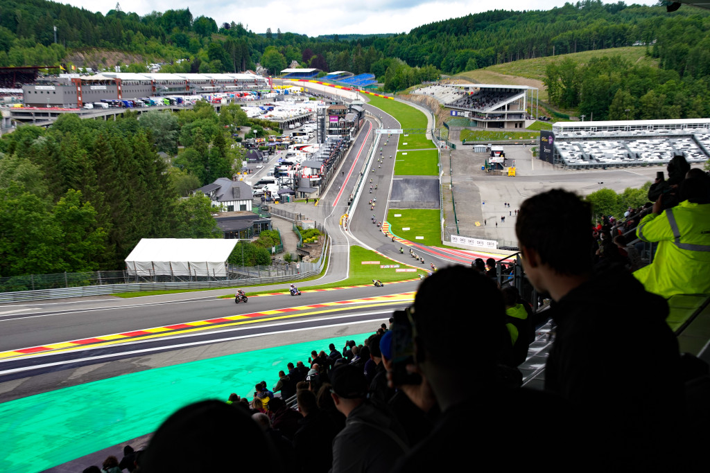 8-Hours-of-Spa-Motos-start-large.JPG