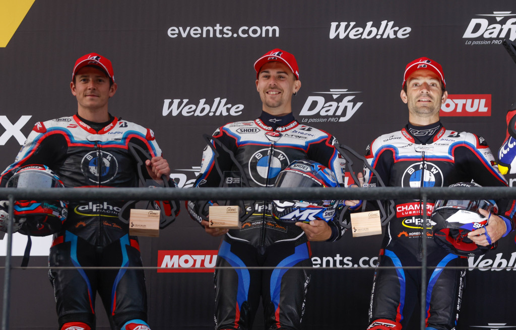 05-BMW-Motorrad-World-Endurance-Team-large.jpg