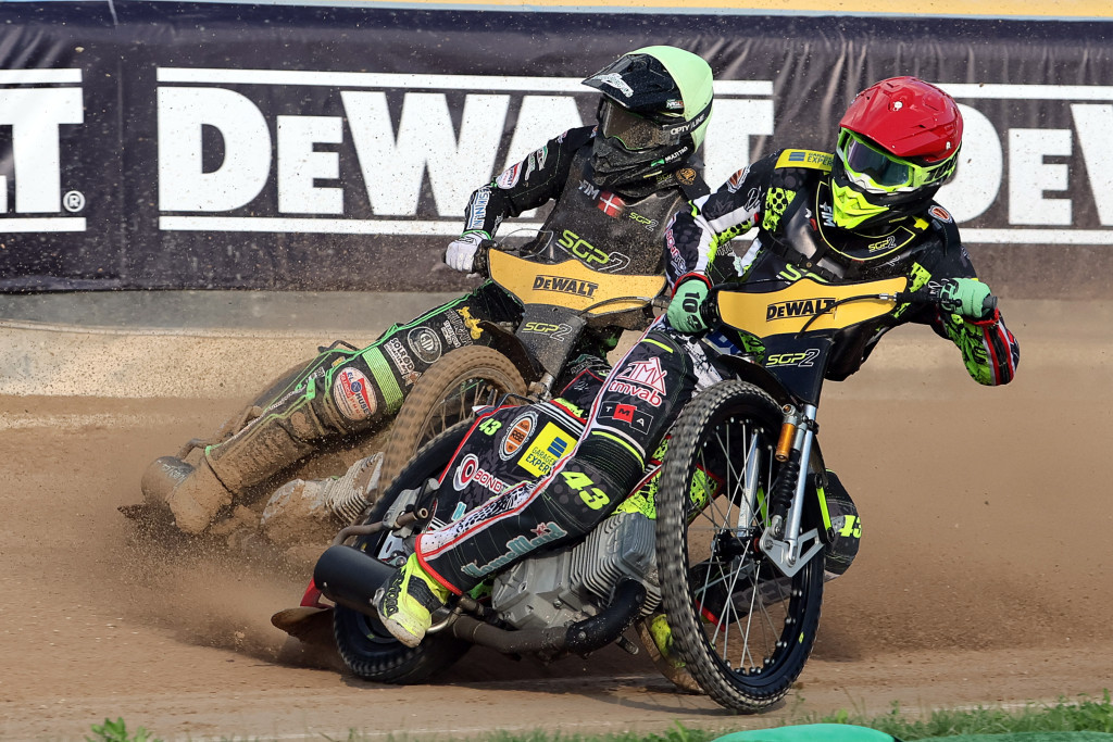 Henriksson battles Denmark's Villads Nagel. PHOTO: Jarek Pabijan