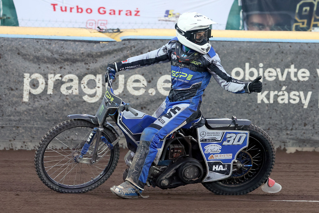 SEC | MADSEN CLOSES ON EURO LEAD WITH GUSTROW WIN