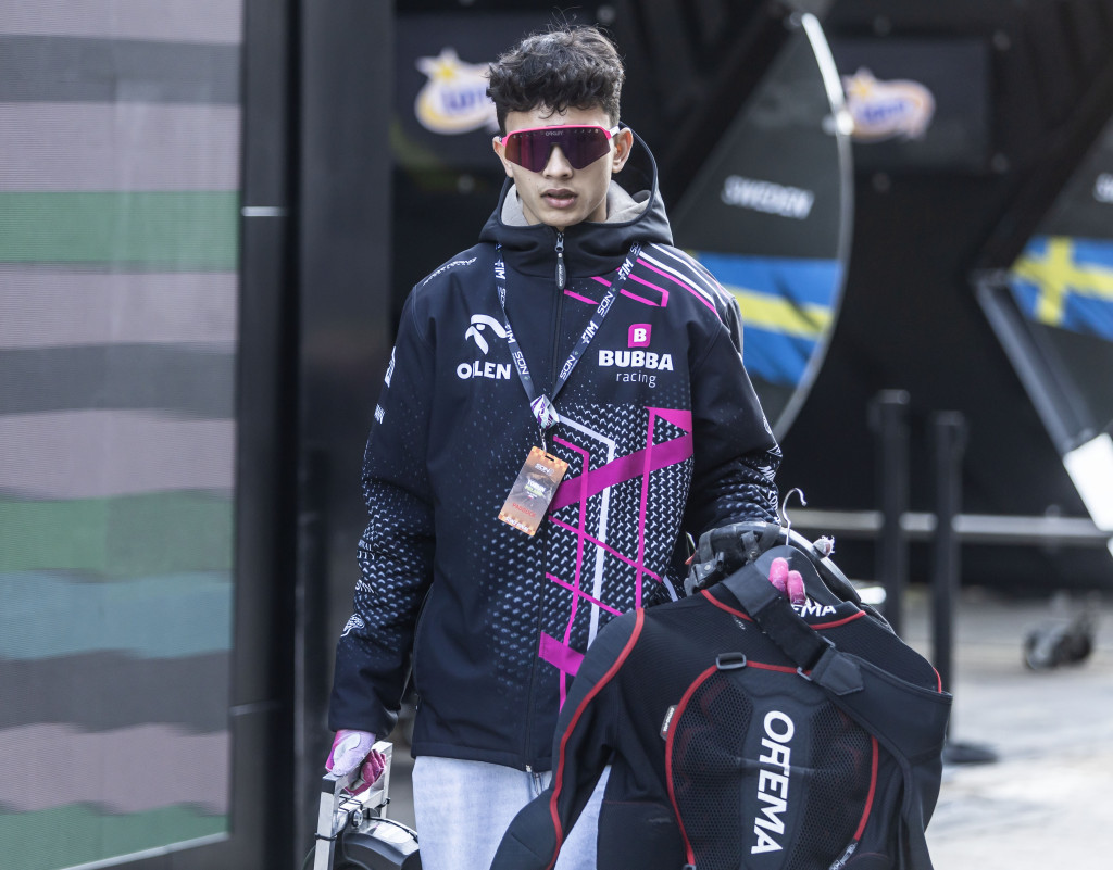 BEDNAR SET FOR SWEDISH BOW