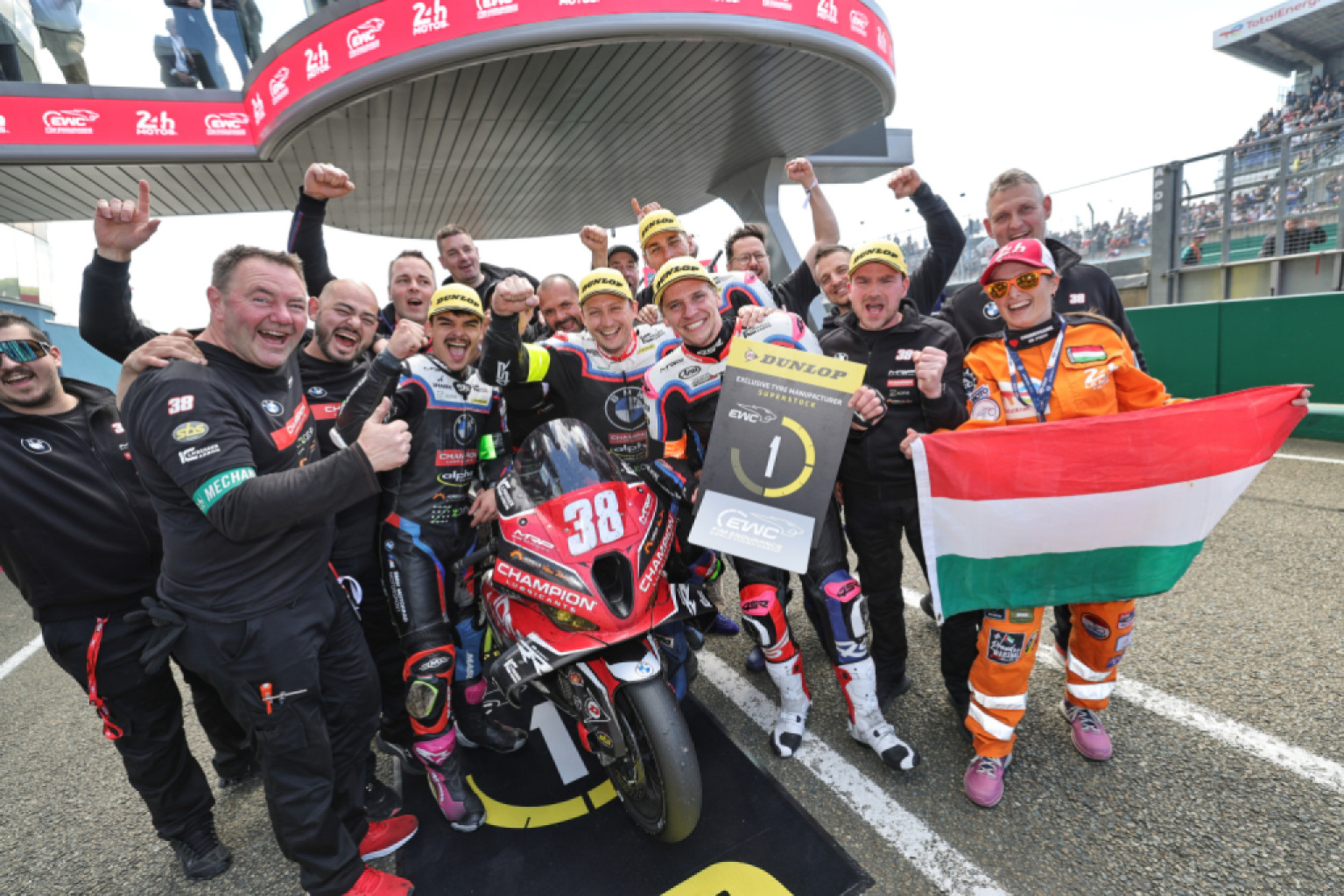 Champion HERT powered by MRP、ル・マンのスーパーバイククラスで優勝 | FIM Endurance World ...