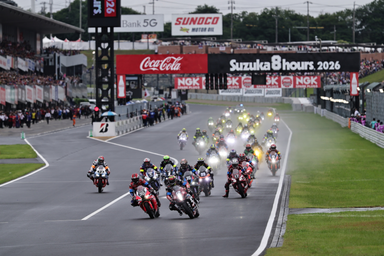 高橋巧が自身の記録を更新、Hondaが「コカ・コーラ」鈴鹿8耐で5連覇を