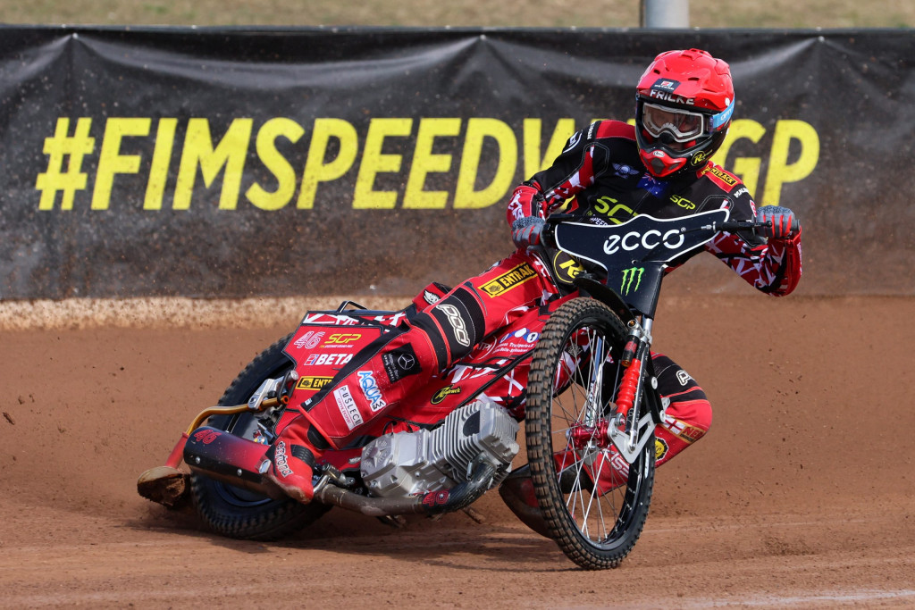 FRICKE CONFIRMS INDIANS AGREEMENT